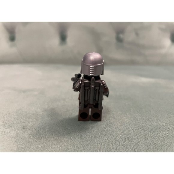 sw1166 The Mandalorian Minifigure - Silver Beskar Armor, Jetpack" NEW L206 - Picture 5 of 6
